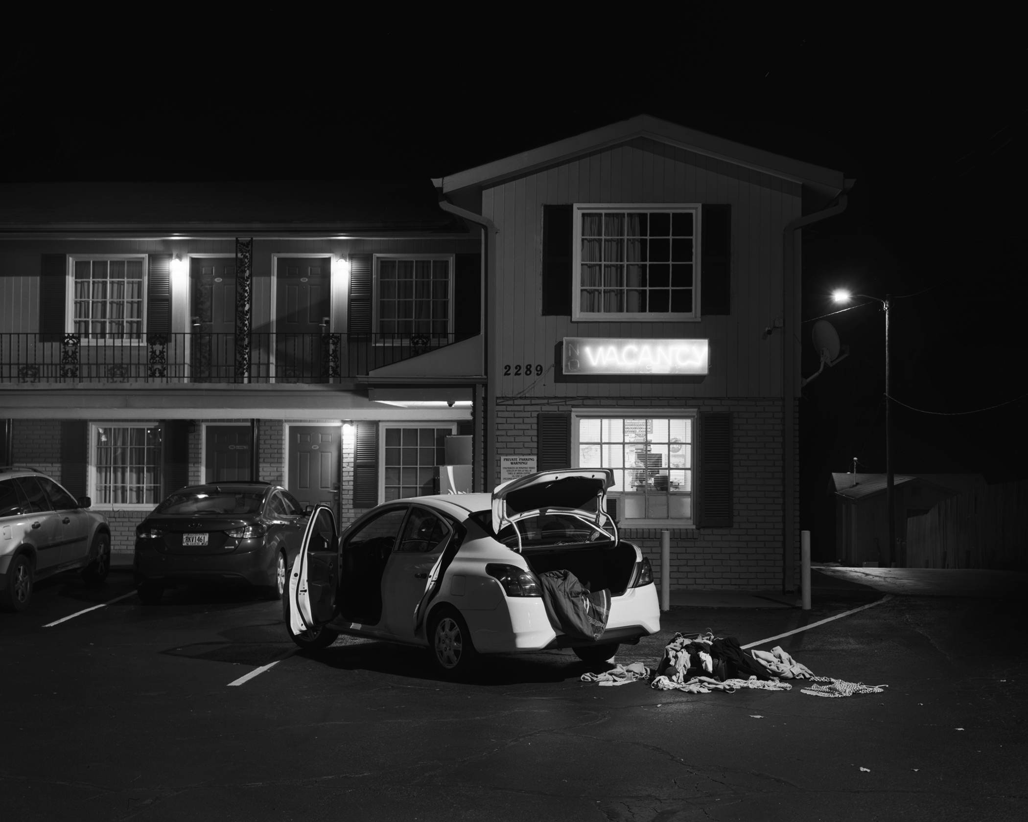 Dana Weiss, Runaway—The Motel, 2022, photograph / Dana Weiss, Runaway—The Motel, 2022, photograph