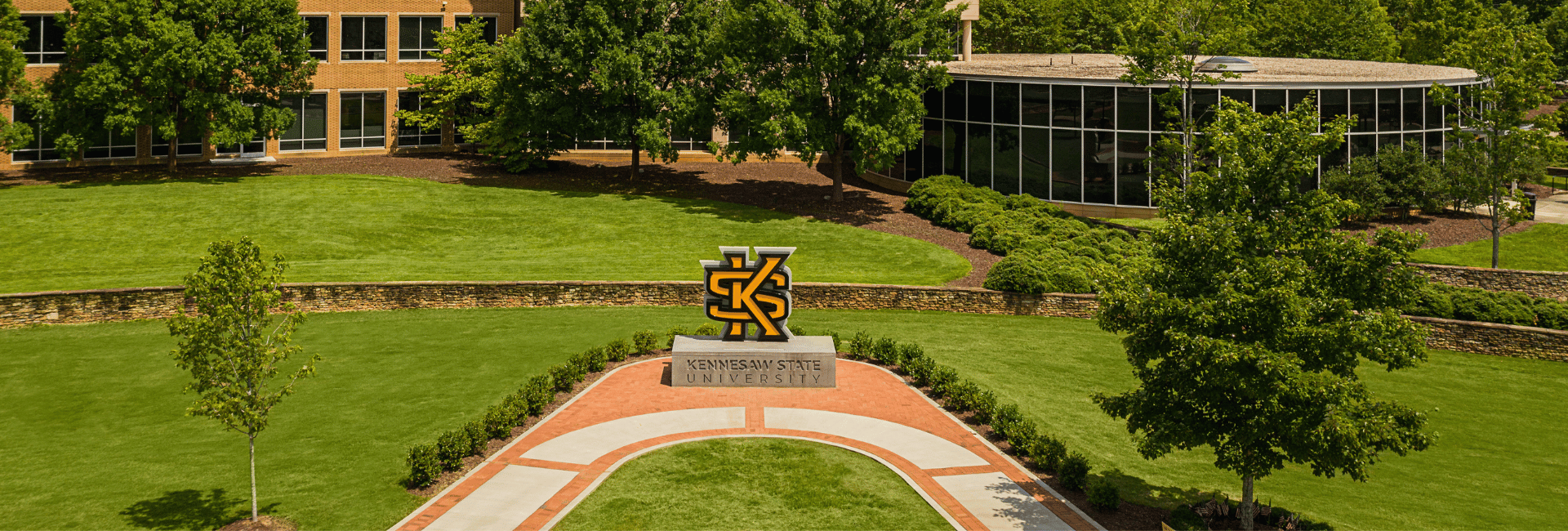 kennesaw state university sign on the green