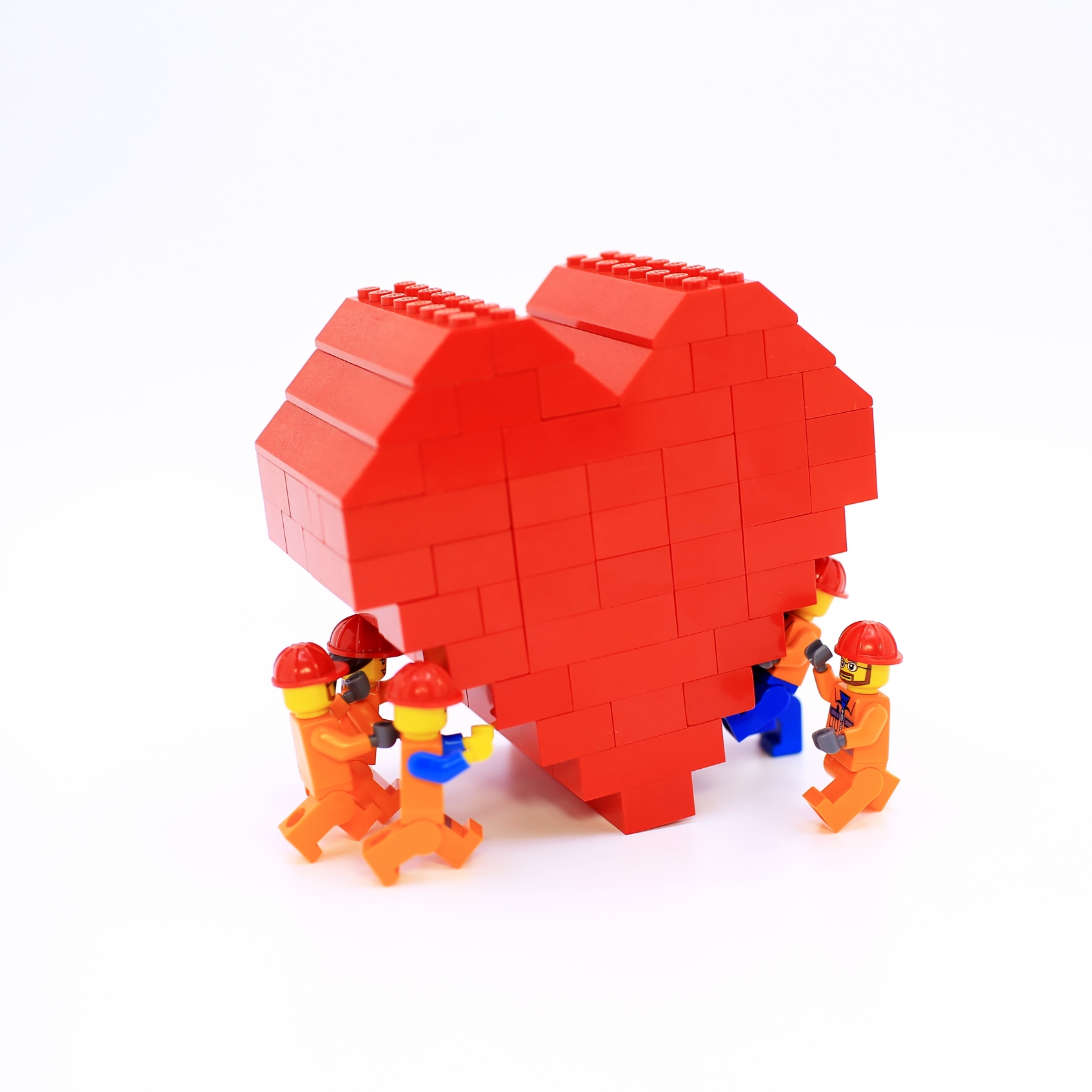 A red heart made fom Lego blocks