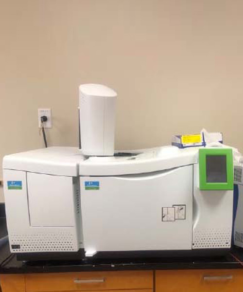 A photo of the Clarus GC systems are controlled by the TotalChrom™ chromatography data system (CDS).